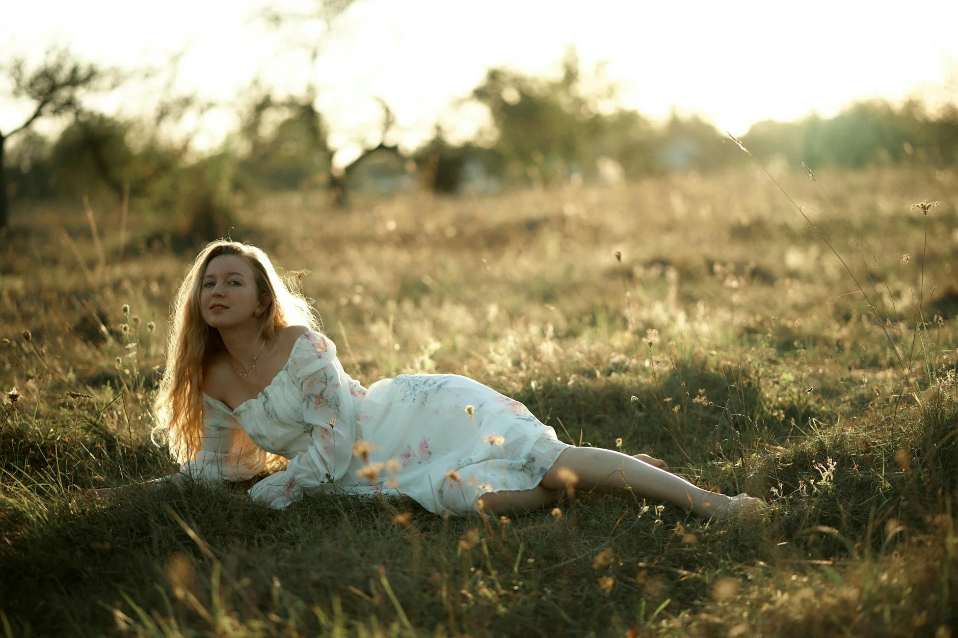 Cottagecore-еротика: як естетика «сільської романтики» захопила OnlyFans і змінила чуттєвість зумерів